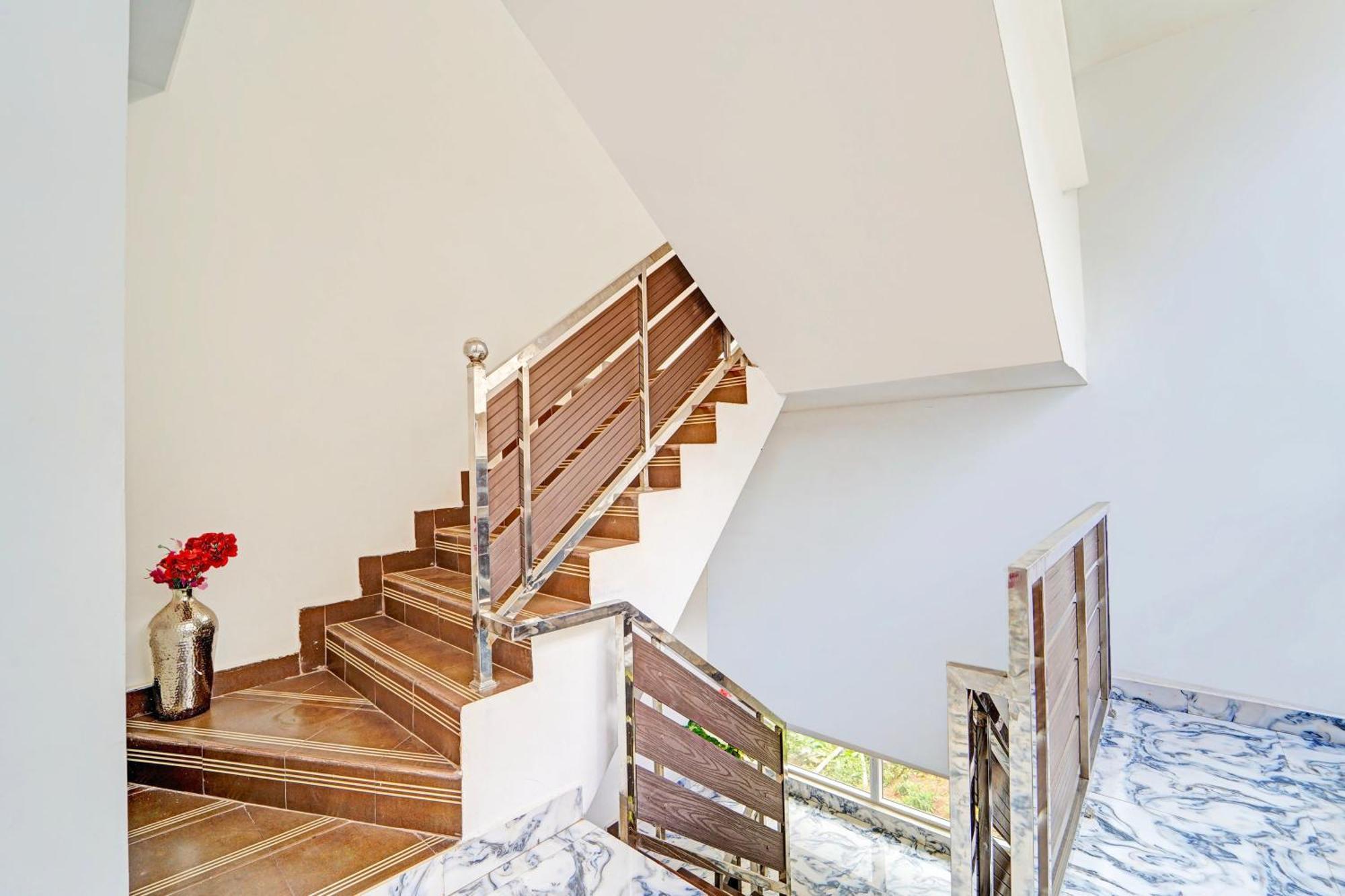 Hotel O Vijaynagar Road Formerly Anmol Peace Stay Уті Екстер'єр фото